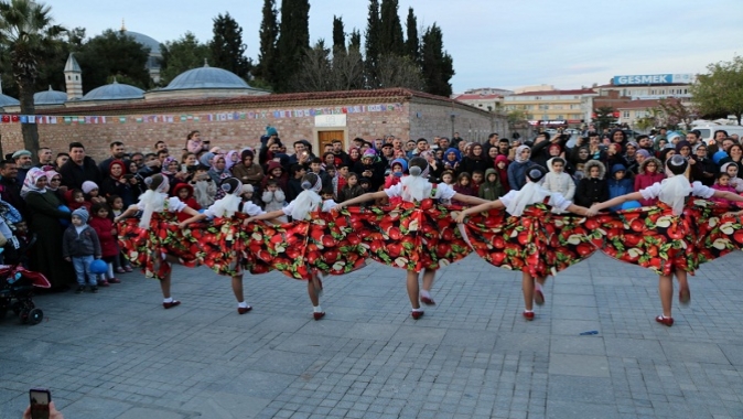 23 Nisan çocuklarından Gebze K@BİN’de renkli gösteri